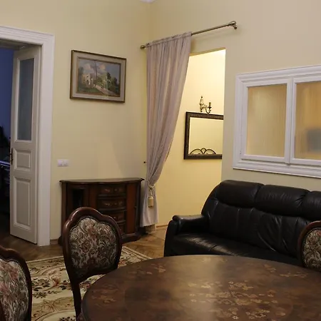 Apartment-leontovycha Street Apartment *